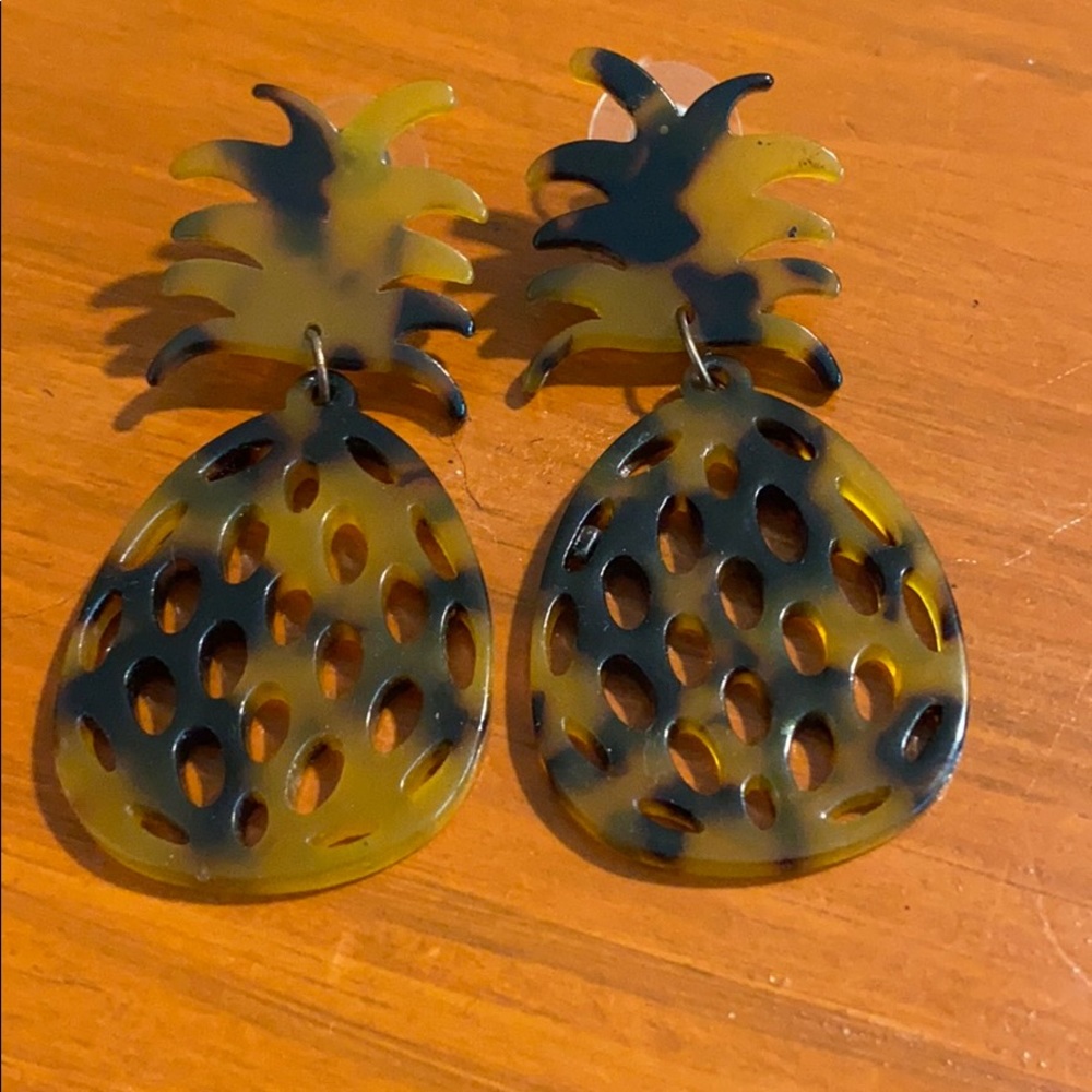 Tortoise Pineapple Earrings.